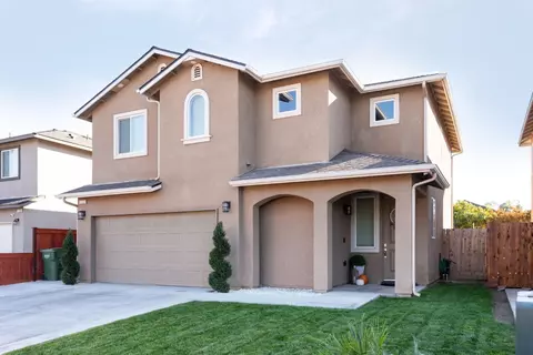 1552 Pine St, Dinuba, CA 93618 photo 1