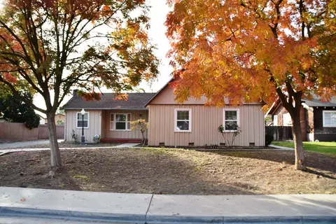 15155 W D St, Kerman, CA 93630 photo 1