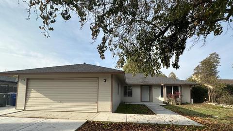 3072 Stanford Ave, Clovis, CA 93611 photo 1