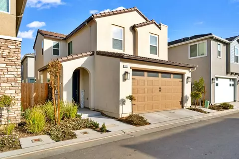1921 Kelly Ln, Clovis, CA 93611 photo 1