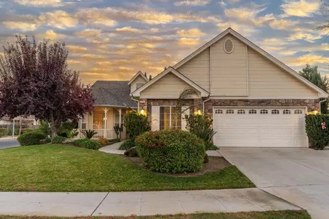448 Prescott Ave, Clovis, CA 93619 photo 1