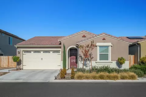 2215 Lombard Ln, Clovis, CA 93619 photo 1