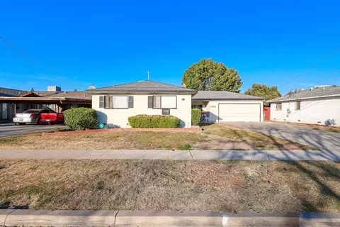 3335 E Simpson Ave, Fresno, CA 93703 photo 1