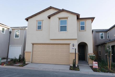 6446 E Meritage Dr, Fresno, CA 93727