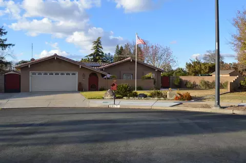 935 N Rector Way N, Fresno, CA 93737
