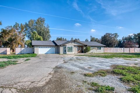 1104 S Bishop Ave, Kerman, CA 93630 photo 1