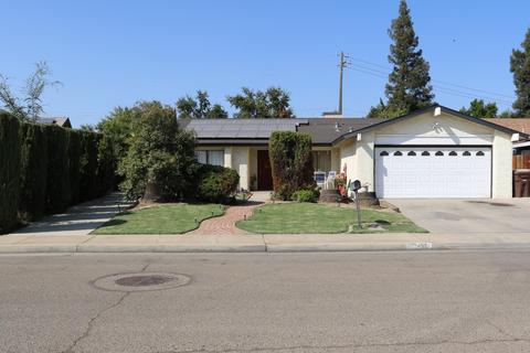 2452 4th St, Sanger, CA 93657 photo 1