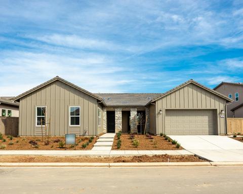 1045 Beaver Pond Loop, Madera, CA 93636