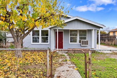 1013 N D St, Madera, CA 93638 photo 1