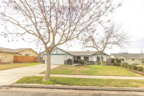 519 Blakeley Dr, Lemoore, CA 93245 photo 1