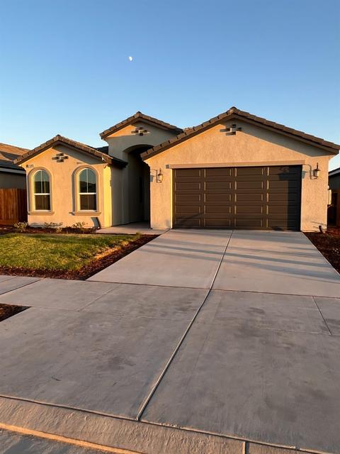 1243 Bristlecone Dr, Madera, CA 93638 photo 1