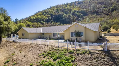 49818 Stillmeadow Ln, Oakhurst, CA 93644