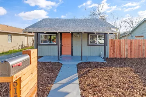 515 E Ivy St, Hanford, CA 93230 photo 1