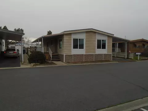 860 E Grangeville Blvd #7, Hanford, CA 93230