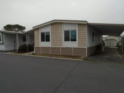 860 E Grangeville Blvd #7, Hanford, CA 93230