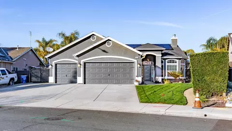 1874 Sterling Ave, Sanger, CA 93657 photo 1
