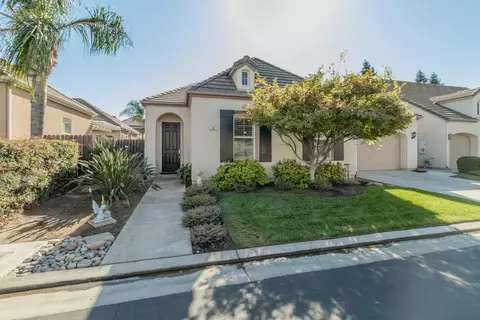 44 W Everglade Ave, Clovis, CA 93619 photo 1