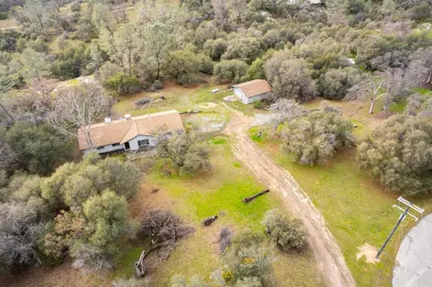 31905 Shah Ln, Coarsegold, CA 93614