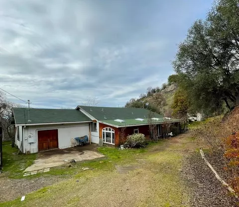 50019 Daffodil Ln, Squaw Valley, CA 93675