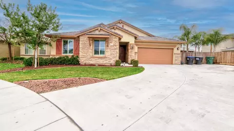 3339 N Central Ct, Visalia, CA 93291