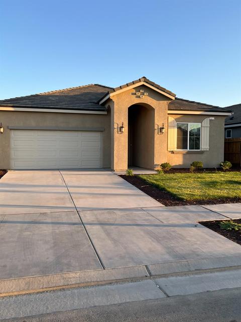 15817 W Regal Ave, Kerman, CA 93630
