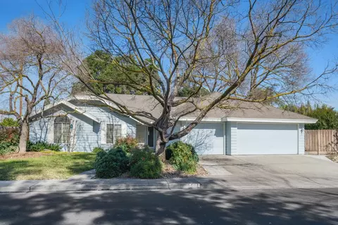 597 W Ellery Ave, Clovis, CA 93612 photo 1