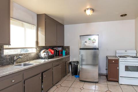 182 N Villa Ave, Clovis, CA 93612 photo 1