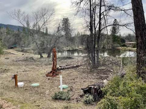 2 423 Rd, Oakhurst, CA 93644