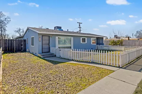 1120 E North Way, Dinuba, CA 93618 photo 1