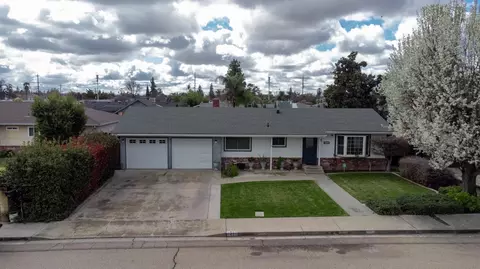 611 E Ponderosa Ave, Reedley, CA 93654