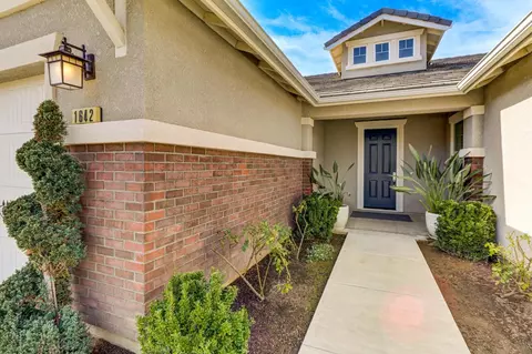 1642 N Broadbent Ln, Clovis, CA 93619 photo 1