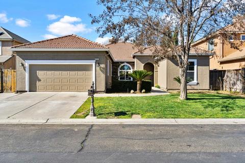 4743 N Arrow Ridge Way, Clovis, CA 93619 photo 1
