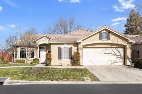 10510 E Ravenswood Way, Clovis, CA 93619