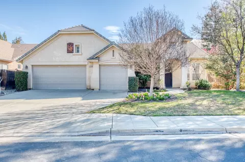 1045 N Caesar Ave, Clovis, CA 93611 photo 1