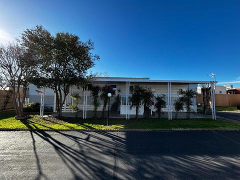 1724 Minnewawa Ave #112, Clovis, CA 93612