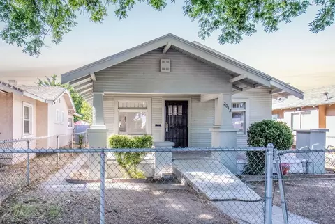 2042 E Lewis Ave, Fresno, CA 93701