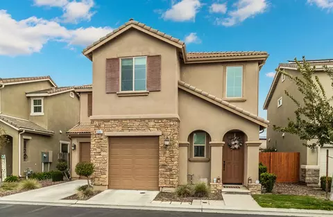 3061 Mount Rainier Ln, Clovis, CA 93619 photo 1