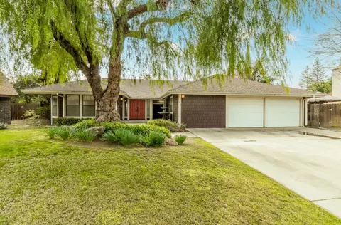 426 W Tenaya Ave, Clovis, CA 93612 photo 1