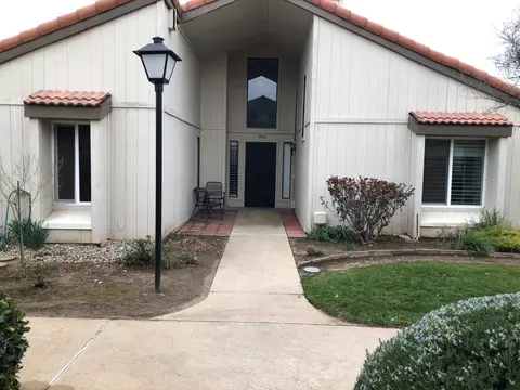 1920 Cougar Ln, Clovis, CA 93611 photo 1