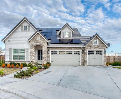 2547 E Kynzlee Ave, Fresno, CA 93730