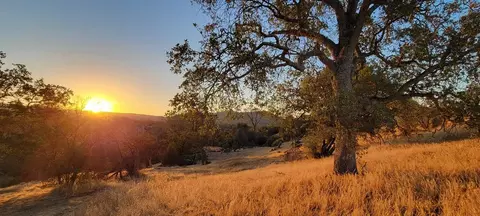 2 Yosemite Springs Pkwy, Coarsegold, CA 93614