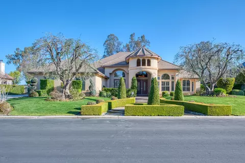 3266 E Via Montiano Ave, Clovis, CA 93619 photo 1