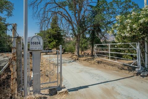 35024 Bronco Ln, Squaw Valley, CA 93675