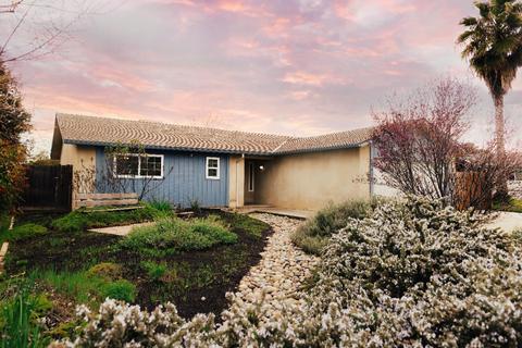 1438 Ashlan Ave, Clovis, CA 93611