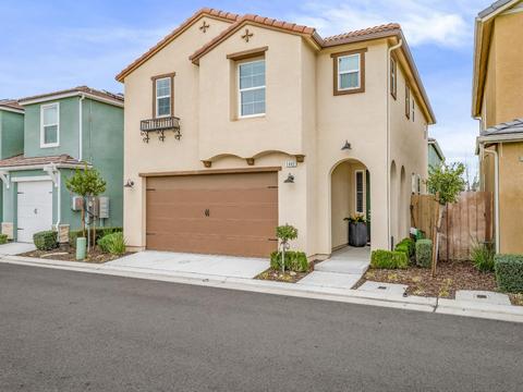 1441 Visionary Rd, Clovis, CA 93619 photo 1