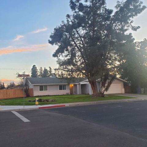 404 W Menlo Avenue Ave, Clovis, CA 93612 photo 1
