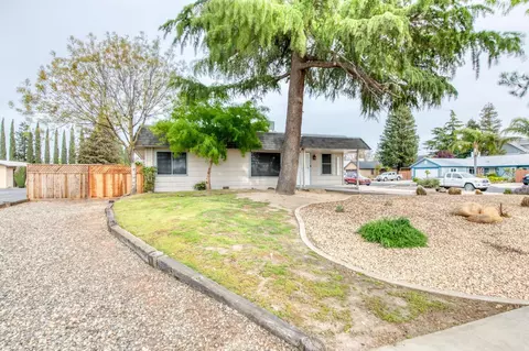 331 N Peach Ave, Clovis, CA 93612 photo 1