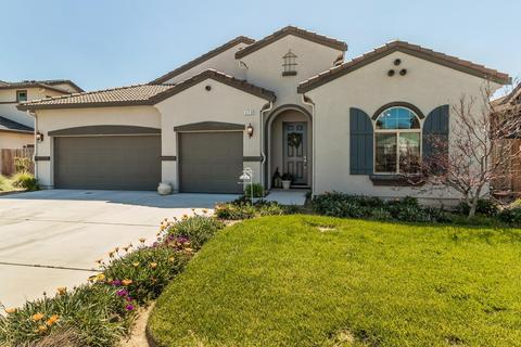 3718 Muscat St, Dinuba, CA 93618