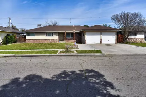 4557 E Weldon Ave, Fresno, CA 93703