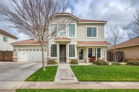 2996 Sterling Ave, Sanger, CA 93657